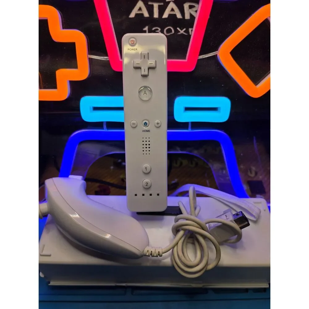 Nintendo Wii Mote plus Nunchuk for Nintendo Wii